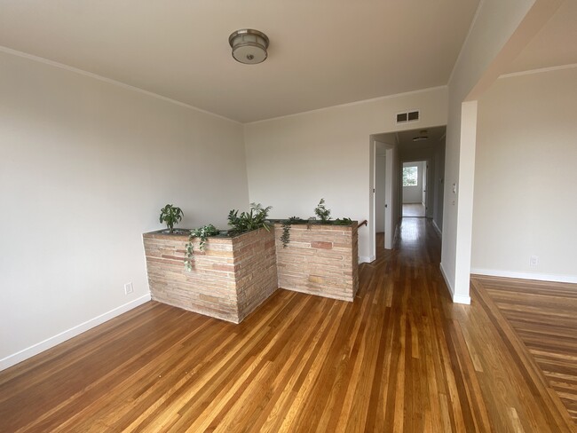 Living Room - 218-220 Balboa St