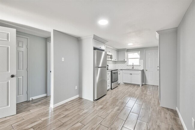 Foto del edificio - 822 Finesse Dr