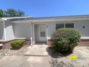 Building Photo - 402 Harding Rd