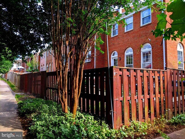 Foto del edificio - 8069 Powderbrook Ln