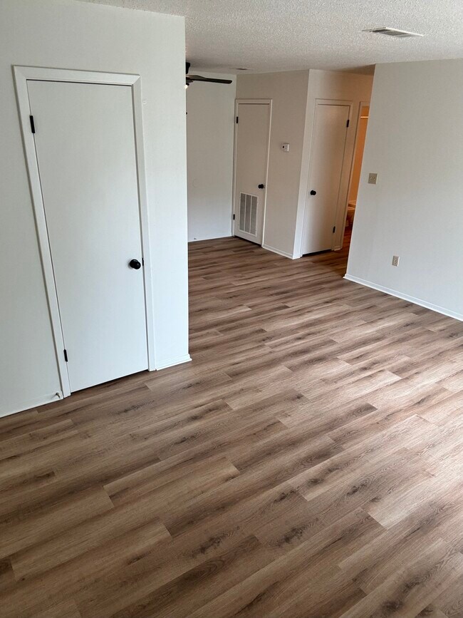 The Oaks Apartments Apartments in Gulfport, MS