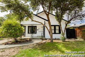 Primary Photo - 210 Gardina St