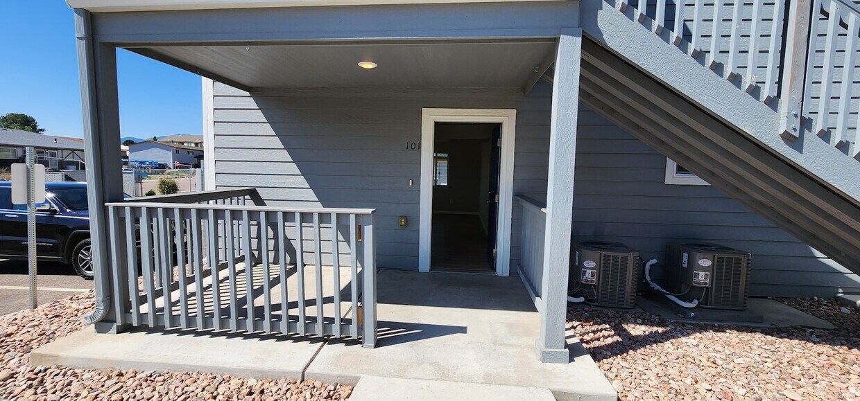 1724 Hampton S Unit 101, Colorado Springs, CO 80906 Room for Rent in