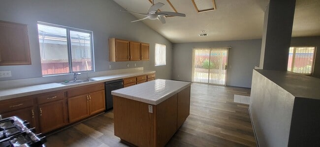 Building Photo - Single Story Ranch Style 3 Bedroom/2 Bath ...