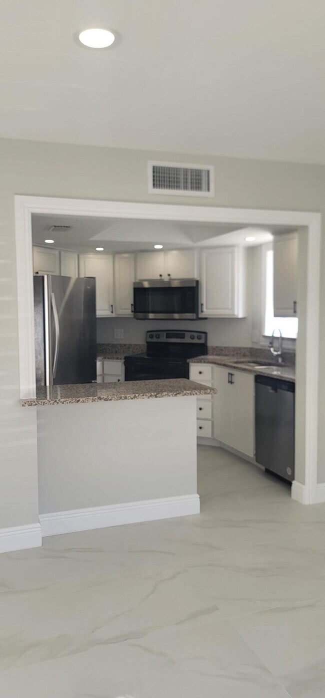 Foto del edificio - 109 Seabreeze Cir