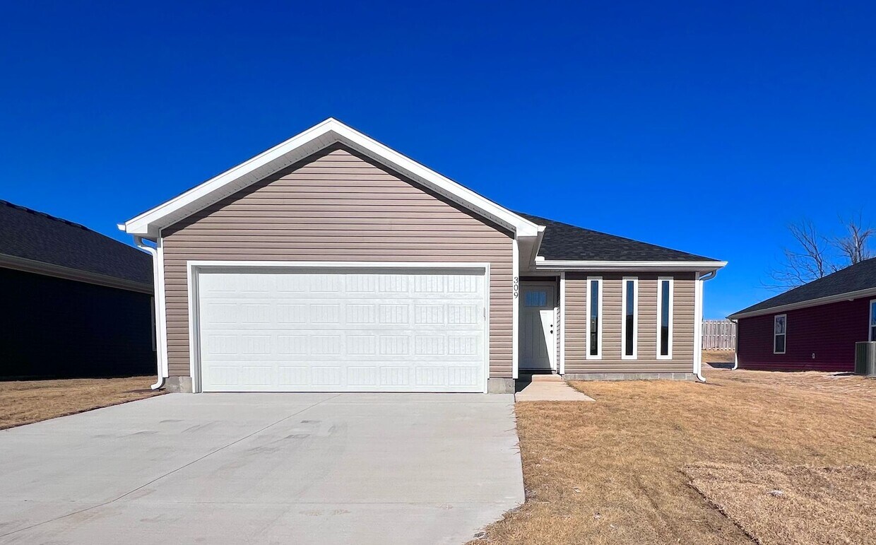 Foto principal - NEW 3 Bedroom Home In Duenweg! Move in TODAY!