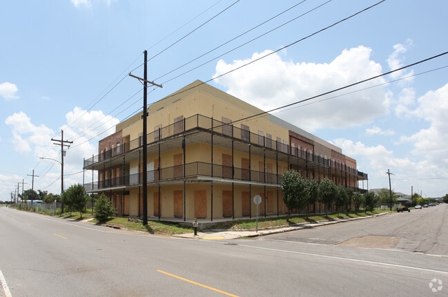 Algiers Riverview Condominiums