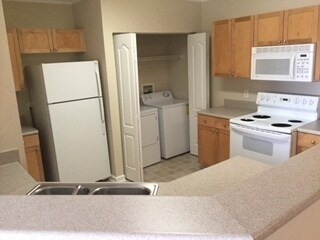 Foto del edificio - 2Bedroom 2Bath Condo -- Mirabella --- Awes...