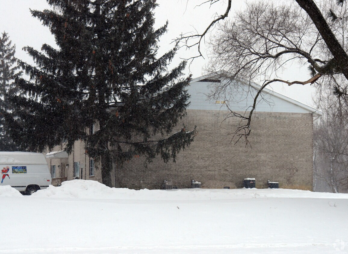 Foto del edificio - Chelmsley Court Apartments