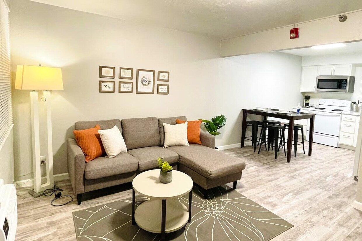 Foto principal - 915 W Whittier Dr