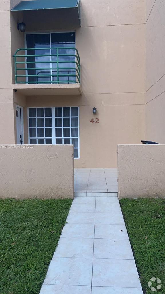 Building Photo - 12035 SW 19th Terrace