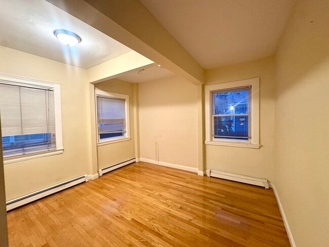 Building Photo - 22 Gardner St