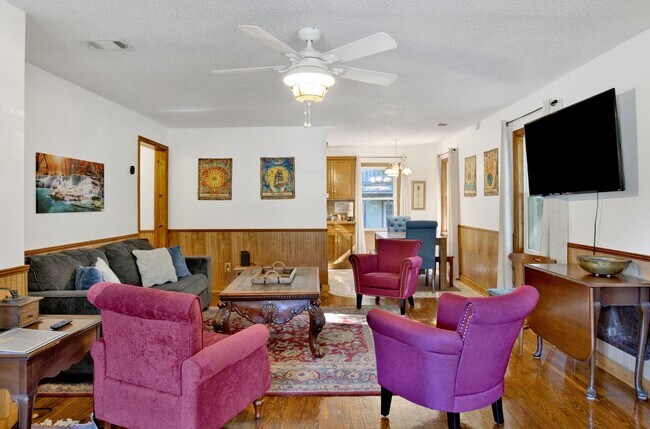 Foto del edificio - Cute Furnished Cottage close to NAS