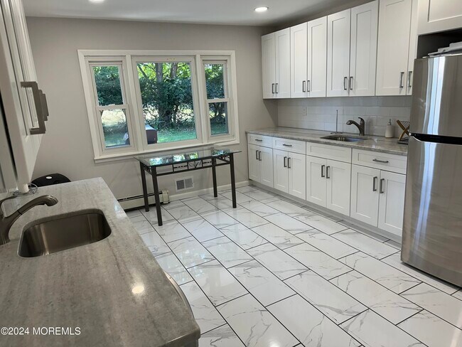 Building Photo - 368 Highland Ave
