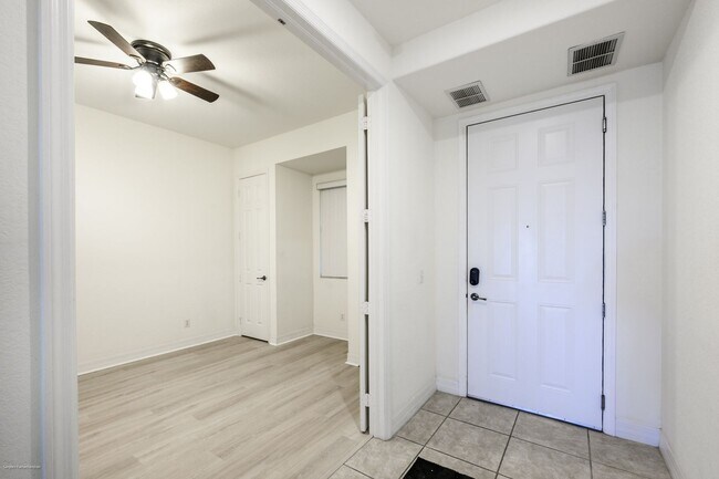 Foto del edificio - PRICE DROP!! Luxury Waterfront Living with Deeded Dock – Punta Gorda Isles