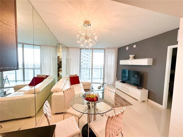 Foto del edificio - 495 Brickell Ave