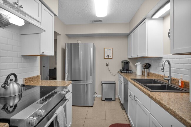 Foto del edificio - 4006 Blalock Rd
