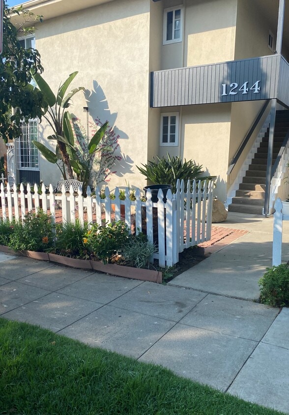 Primary Photo - 1244 25th St