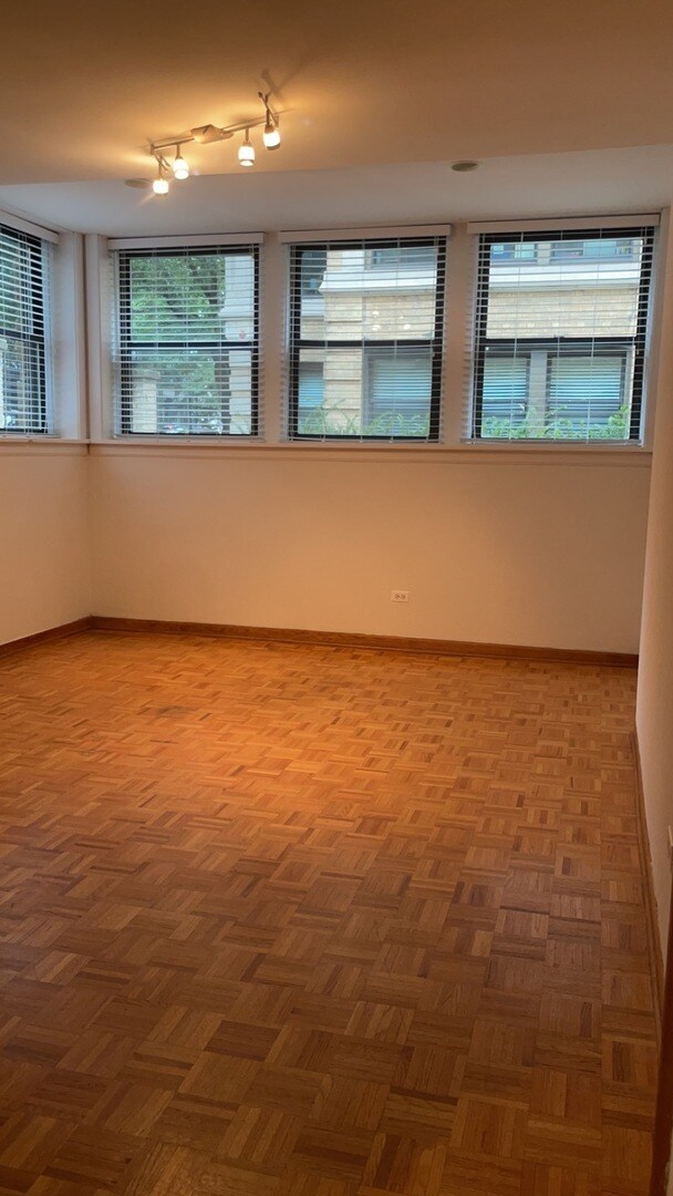 Foto del edificio - 4058 N Sheridan Rd