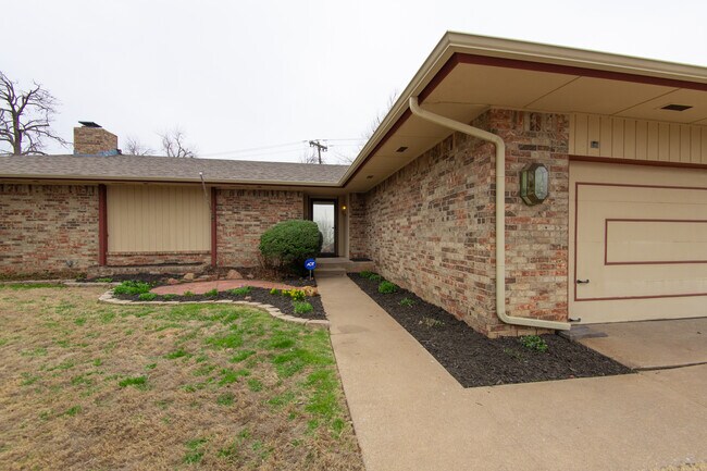 Foto del edificio - 2424 NW 113th St