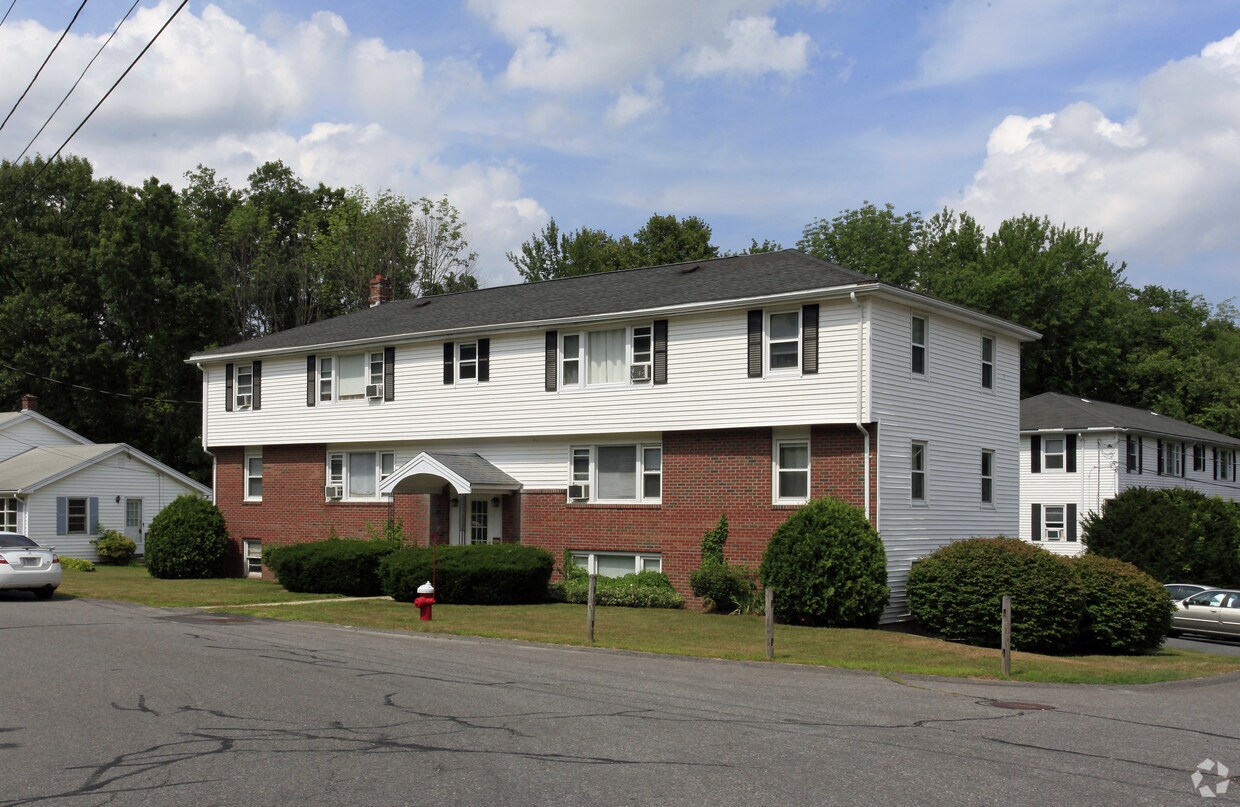 15 Kellett Dr, Milford, MA 01757 Apartments in Milford, MA