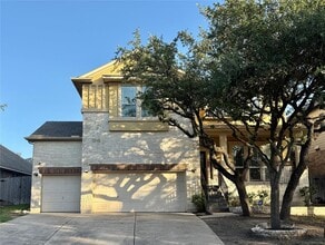 Building Photo - 904 Annadale Dr