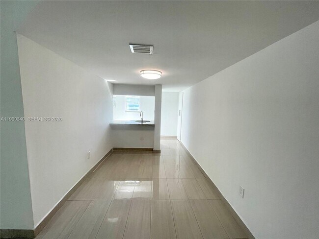 Foto del edificio - 2011 Bay Dr