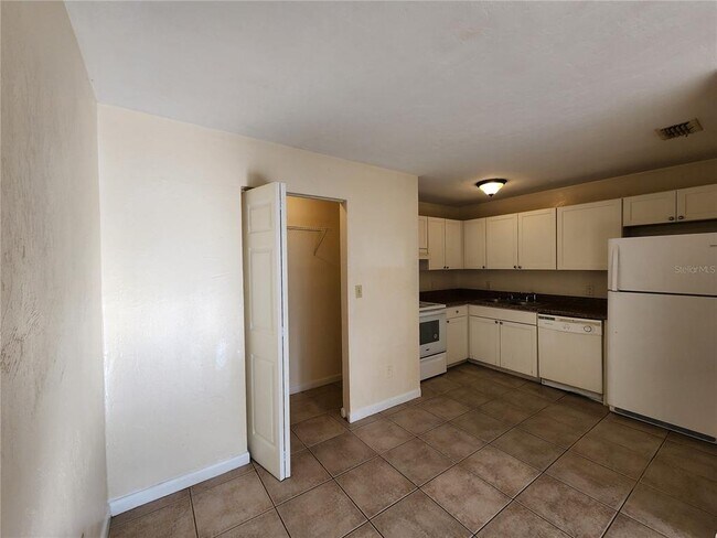Building Photo - 2529 NW 62 Pl