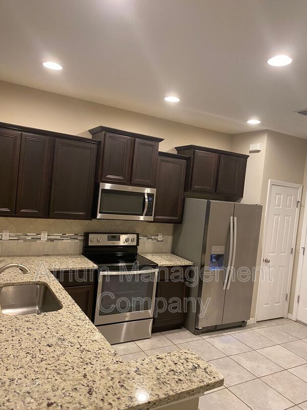 Building Photo - 1028 Pavia Dr
