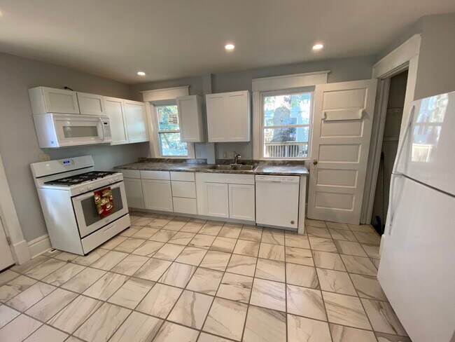 Foto del edificio - 1622 E 8th St