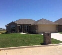 Building Photo - 9112 Parkview Cir