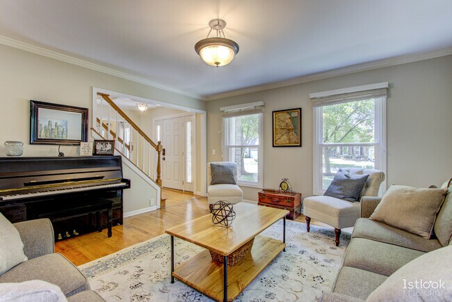 Building Photo - 1528 Ambleside Cir