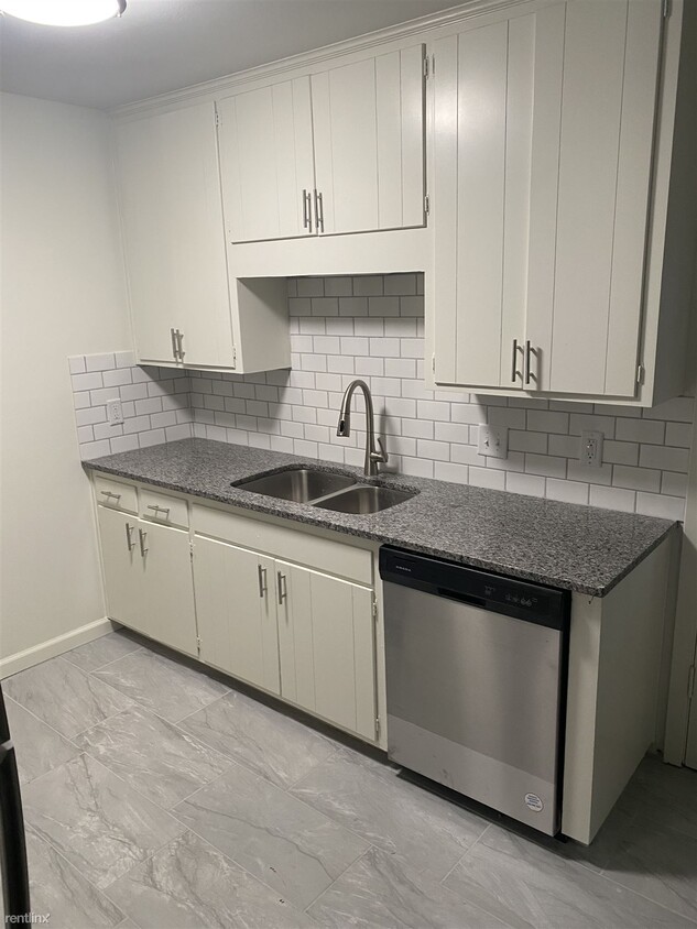 Primary Photo - 3 br, 2.5 bath Townhome - 7036 Metcalf Avenue
