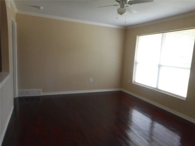 Foto del edificio - 1811 Rosemont St
