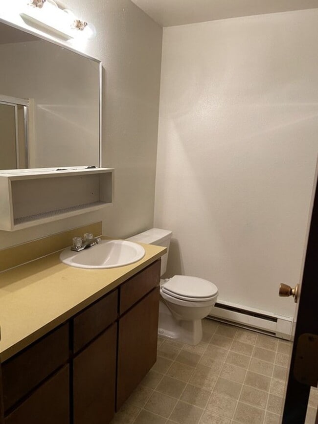 Building Photo - 174a