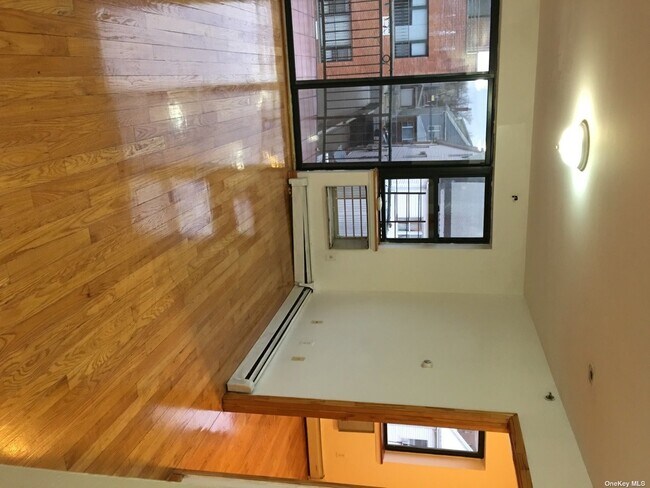Building Photo - 85-01 57th Ave