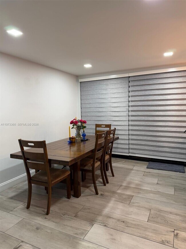 Foto del edificio - 7751 SW 102nd Pl