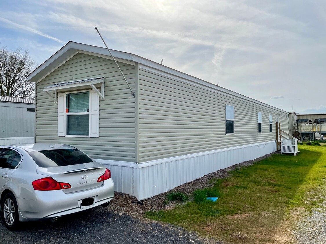 Building Photo - Spacious 2020 Clayton Home Awaits You just...