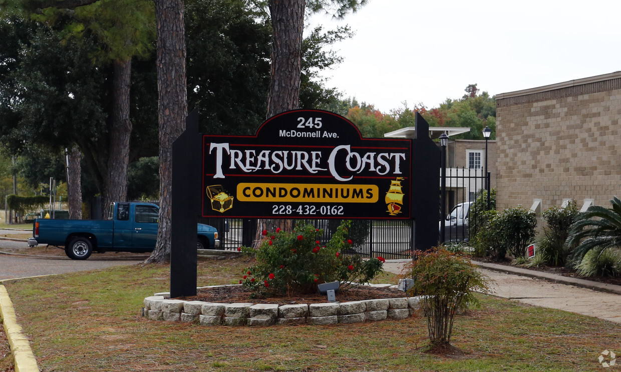 Foto del edificio - Treasure Coast Condos