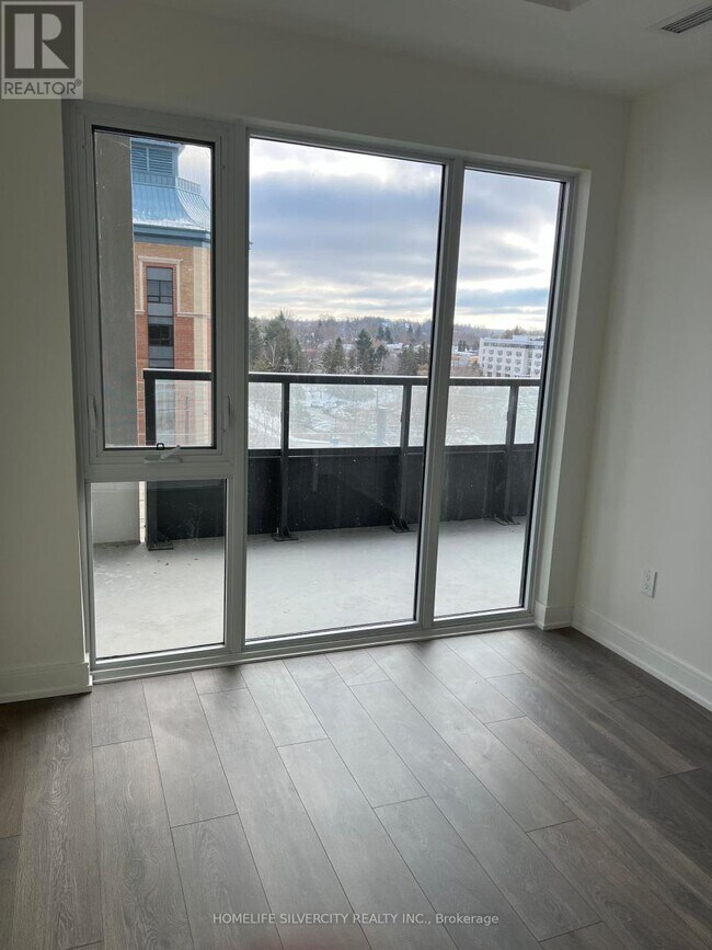 Building Photo - 705 Davis Dr