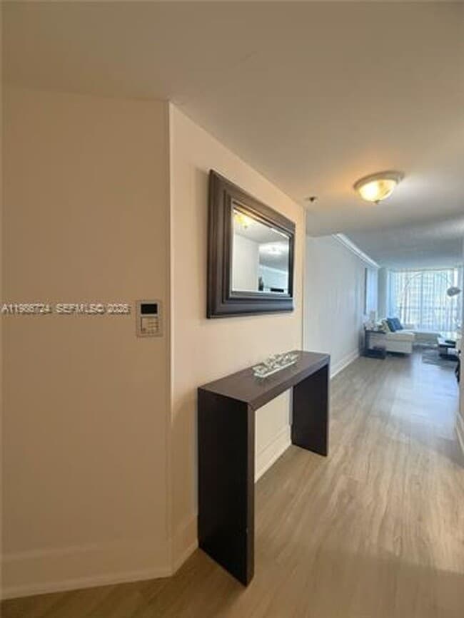 Building Photo - 1717 N Bayshore Dr