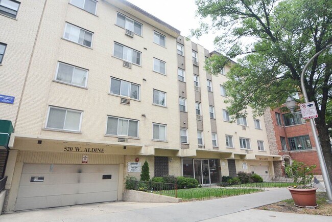 Building Photo - 520 W Aldine Ave