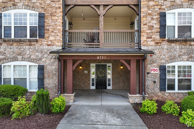 Entrance - Tatton Park Apartments