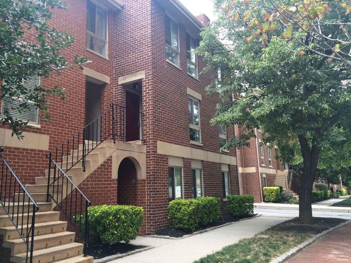 Foto principal - Bright & Spacious 2BR/2BA Otterbein Condo ...