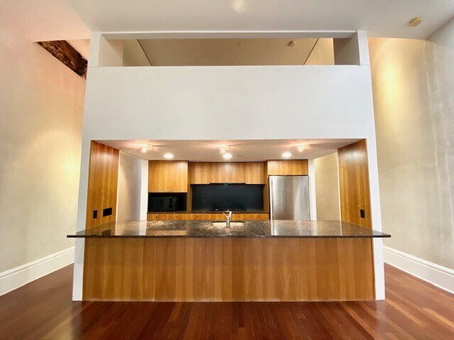 Foto del edificio - 520 1/2 E Grand Ave