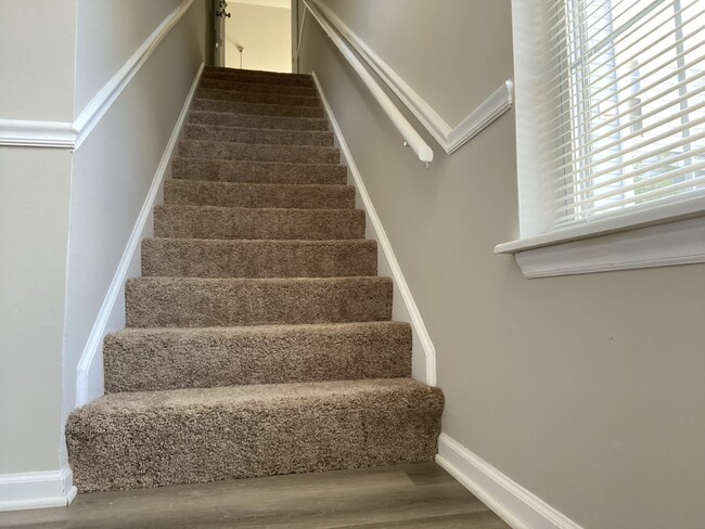 Private Indoor Entry - 2907 Iron Gate Ln