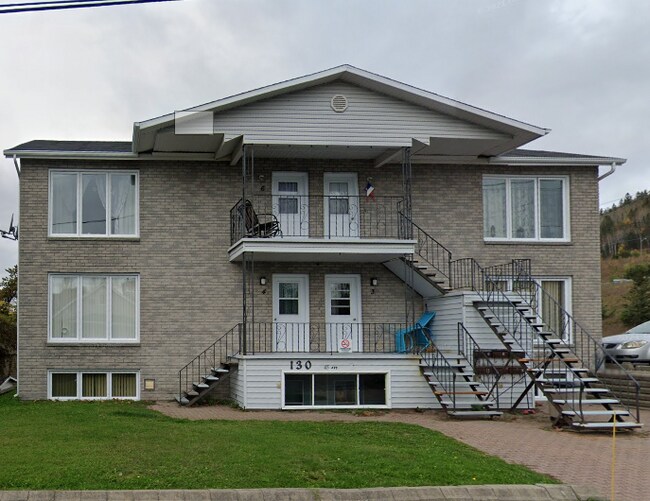 Photo du bâtiment - 130-45e 45e Av