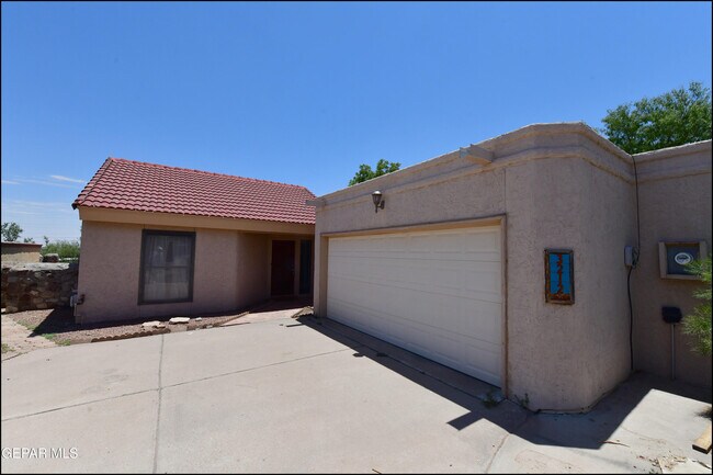 Foto del edificio - 3212 Canyon Point Ln