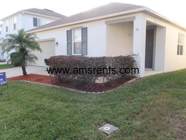 Building Photo - Spacious Pool Home in Davenport