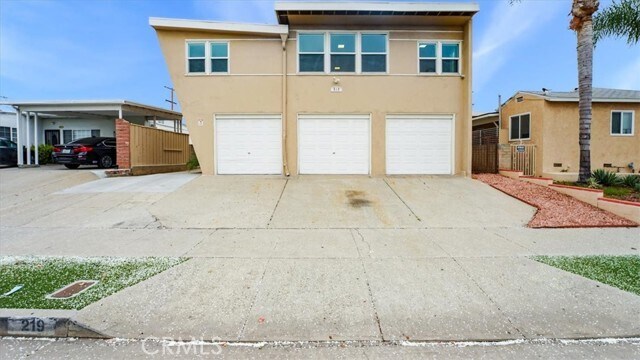 Primary Photo - 219 W Riggin St